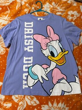 Daisy Duck Graphic Tee in Lavender with Pink Accents
